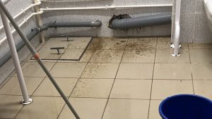 «Мы не можем больше тонуть»: в Мурманске соццентр «Радуга» затопило восьмой раз за полгода