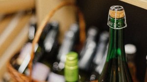 В Апатитах налетчики на авто переехали продавщицу ради пяти бутылок алкоголя