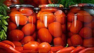 Чистый вкус: помидоры в лимонном маринаде — без уксуса и специй