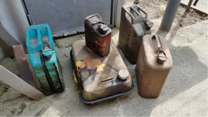 Скрытая бомба в гараже — 3 правила безопасности: как нельзя хранить бензин