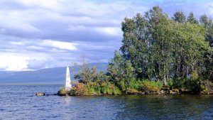В Мончегорске история загадочного памятника на Имандре взбудоражила 1,5 миллиона человек