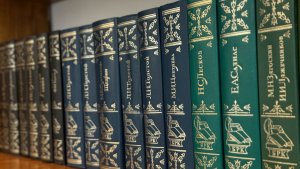 Жителям Заполярья предложили отправить книги классиков иностранным гостям фестиваля