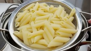 Хватит промывать макароны — 5 правил рассыпчатой пасты: сварил и забыл