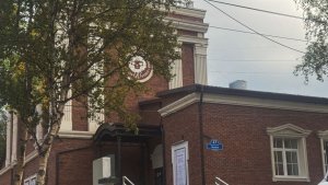 Свет и декорации создают целые миры: в Мурманске раскроют секреты театра кукол