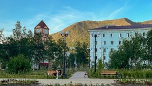 Гладь озёр и суровая выразительность скалистых берегов: на выставке в Кировске показывают «Фактуру Севера»