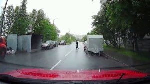 В Мурманске пешеход выскочил на дорогу из «слепой зоны» в 20 метрах от «зебры»