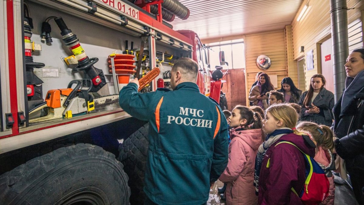 Дети на экскурсии в МЧС