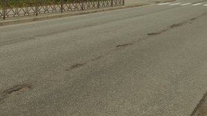 «Дыры такие, что колеса можно потерять»: в гарнизоне под Мончегорском пожаловались на разруху на дорогах