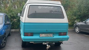 Из Швейцарии — в Мурманск: на парковке ТЦ заметили необычных автопутешественников
