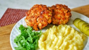 700 г курицы и холодное масло: готовлю пожарские котлеты, которые тают во рту, как пух