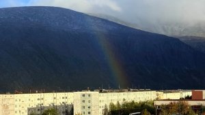 Снег и радуга: Хибины укрыло первым за осень белым покрывалом