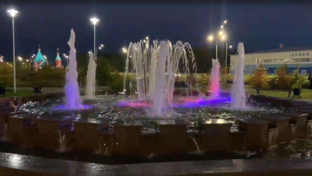 Подсветка фонтана в темноте