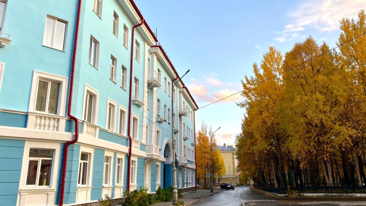 Осенняя улица в Мончегорске