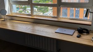 Подоконник вместо стола: 5 идей зоны отдыха за 0 рублей — дети делают уроки, кошки греются, комната кажется больше