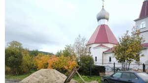 С ризницей и пандусом: в Кандалакше полным ходом идет преображение главного храма