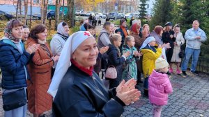 Яркий мятный и нежный жасминовый: на семейном фестивале в Мурманске учились создавать чайные сборы