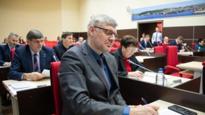 Новые почетные граждане и субсидии на транспорт: в Мурманске открывается заседание Горсовета
