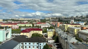 «Аккуратные заборчики и контейнерные площадки»: до конца года в Мурманске воплотят в жизнь 155 инициатив горожан