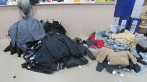 «Под видом известных марок»: житель Североморска торговал поддельными кроссовками и костюмами