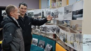 «Каким не помнят даже старожилы»: в Ловозере открыли выставку архивных снимков из семейных альбомов