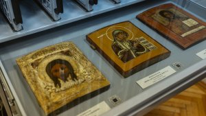 Уникальные иконы и книги: в столице Заполярья покажут экспонаты из древлехранилища Никольского храма