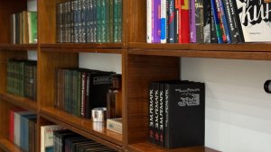«Книжные челленджи и печеньки»: в Мурманске открывает двери книжный клуб детской библиотеки