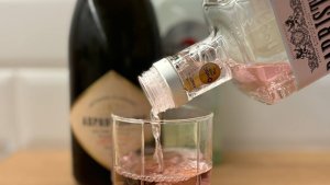В Мурманске пьяная дочь ударила ножом 76-летнего отца после лекции о её образе жизни