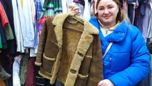 Скупаю одежду в секонд-хендах и ни разу не надеваю: 5 гениальных применений вещам за копейки