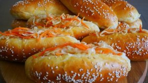 Никаких дрожжевых булок: вкусный хот-дог с корейской морковью — готовим за 10 минут