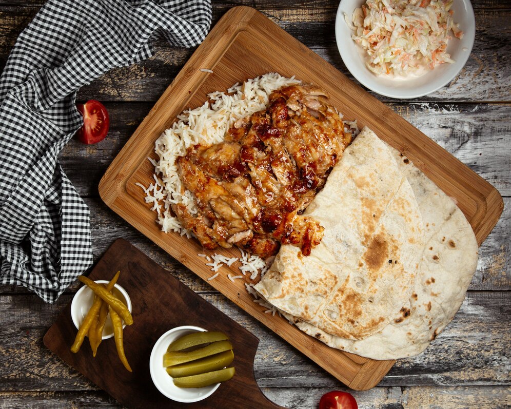 Курица с рисом в духовке — удобно, не надо стоять у плиты: вкусный ужин без хлопот