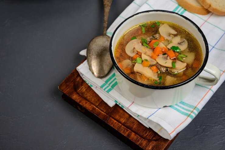 Рецепт постных щей: вместо мяса — добавляем грибы