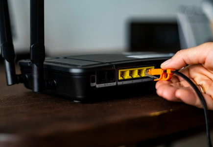 Недобрые соседи: рядом с чем нельзя ставить Wi-Fi роутер — а главное, почему?
