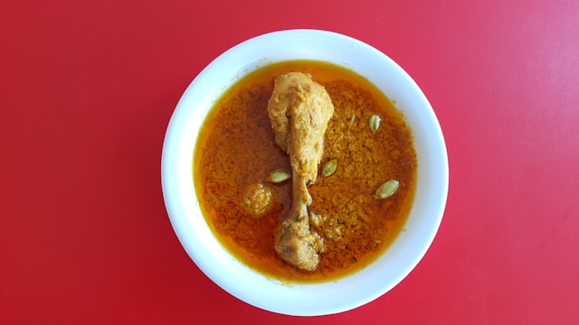 Вареная курица, словно подошва: 3 ошибки при готовке — а все считают их правилами
