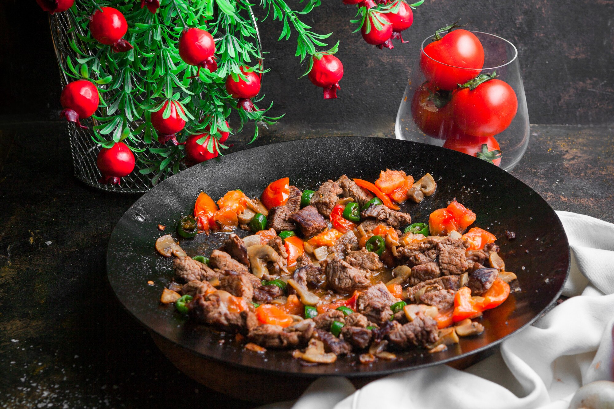 Не обжарите — не потушите: для чего обжаривать мясо перед тушением и как это правильно делать