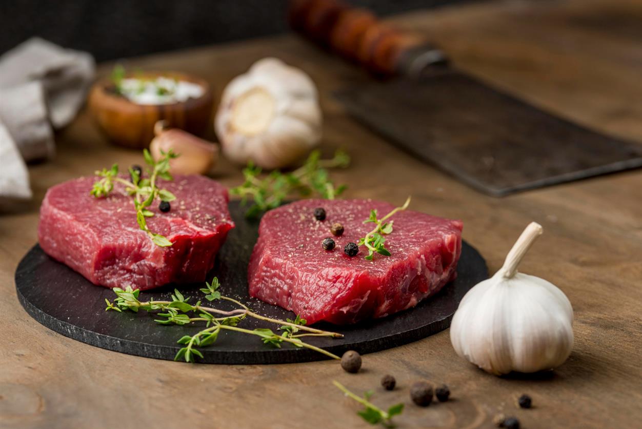 Продукты, опасные для сердца: среди них чеснок и красное мясо