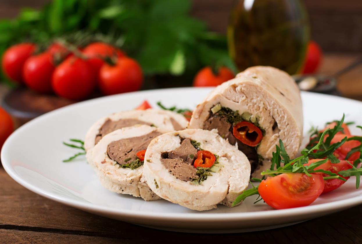Домашняя куриная колбаса: кулинарное чудо, сделанное с помощью пластиковой бутылки