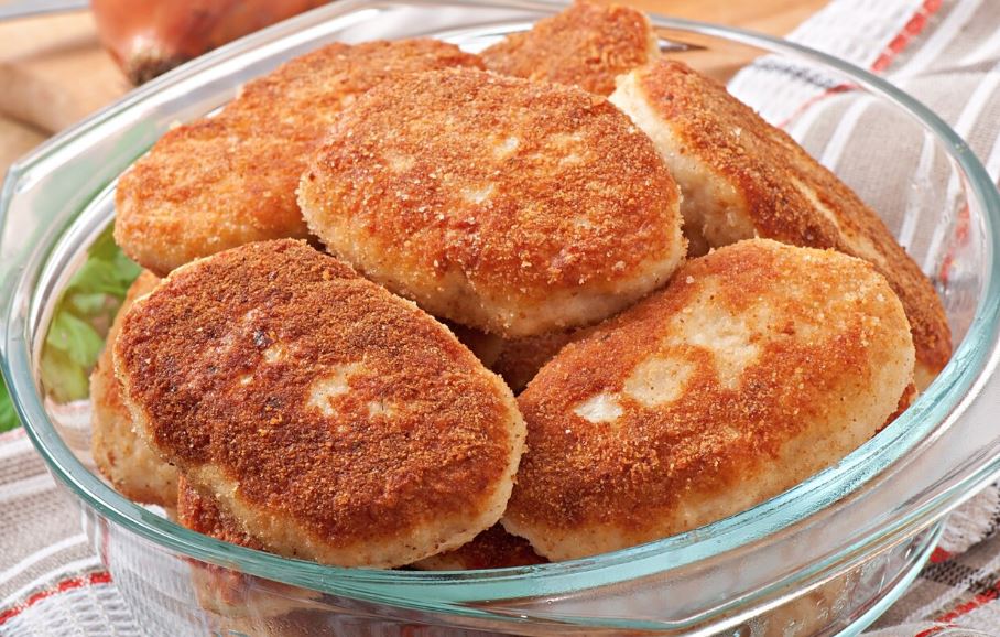 Котлеты обычные вкусные: неожиданно поняла, что забыла, как готовить простые котлеты без изысков — вспоминаем рецепт