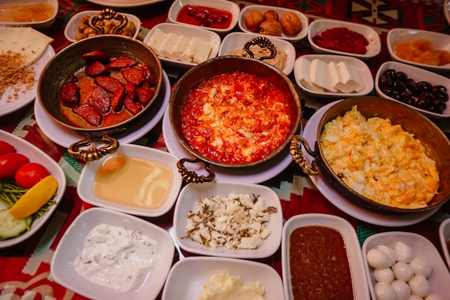 Почему там всегда вкуснее, чем дома: 10 секретов турецкой кухни — про овощи, специи и масло