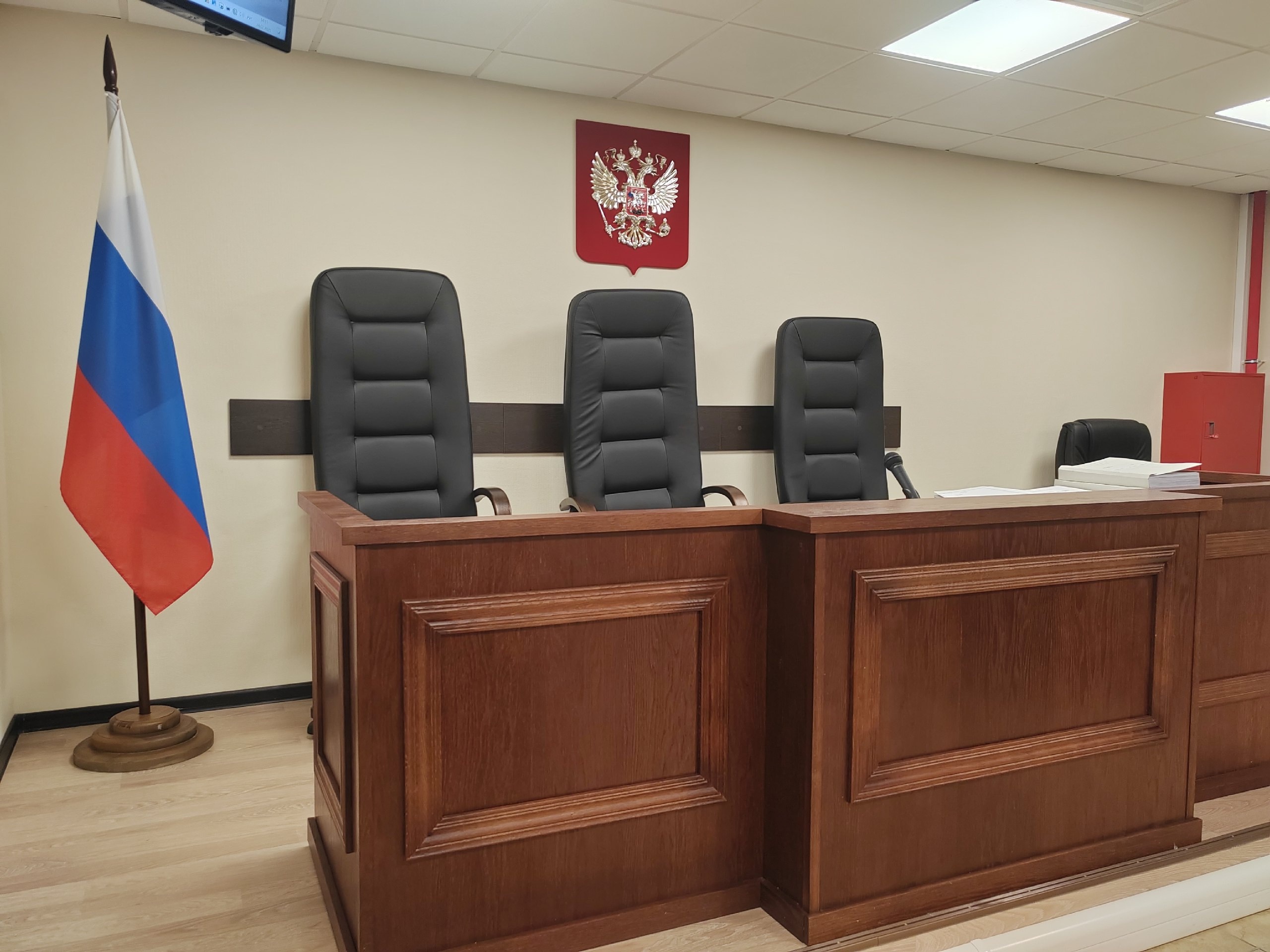 В Мурманске вынесли приговор посреднице взяточника — экс-сотрудника МЧС
