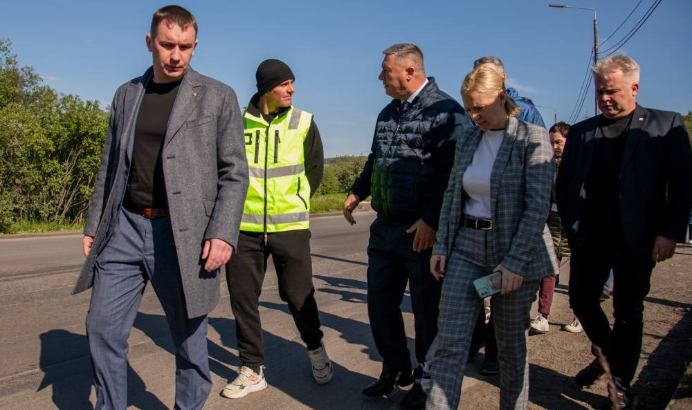 В Мурманске проинспектировали ремонт дороги по пр. Героев-североморцев