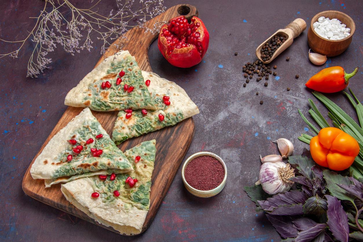Творожные лепешки с сыром и зеленью: быстро, вкусно, питательно и полезно