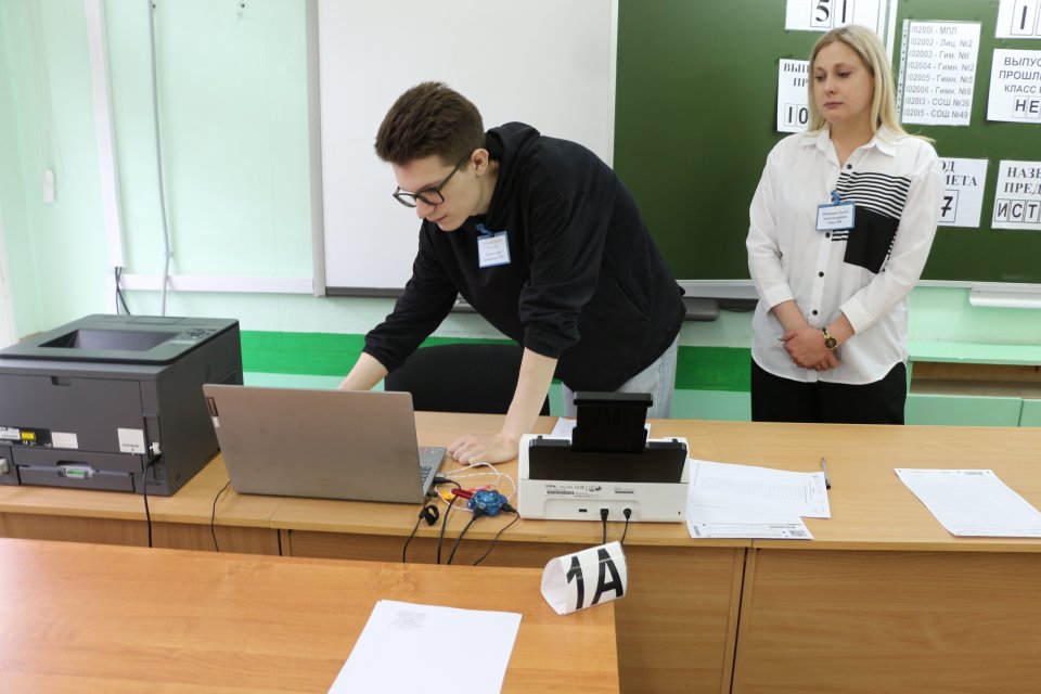 Медали «За особые успехи в учении» получили 13% мурманских одиннадцатиклассников