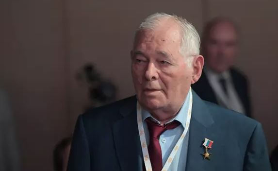 92-летний Рошаль о здоровье сосудов: никакого кофе — ему веришь, ведь третья жена на 30 лет моложе