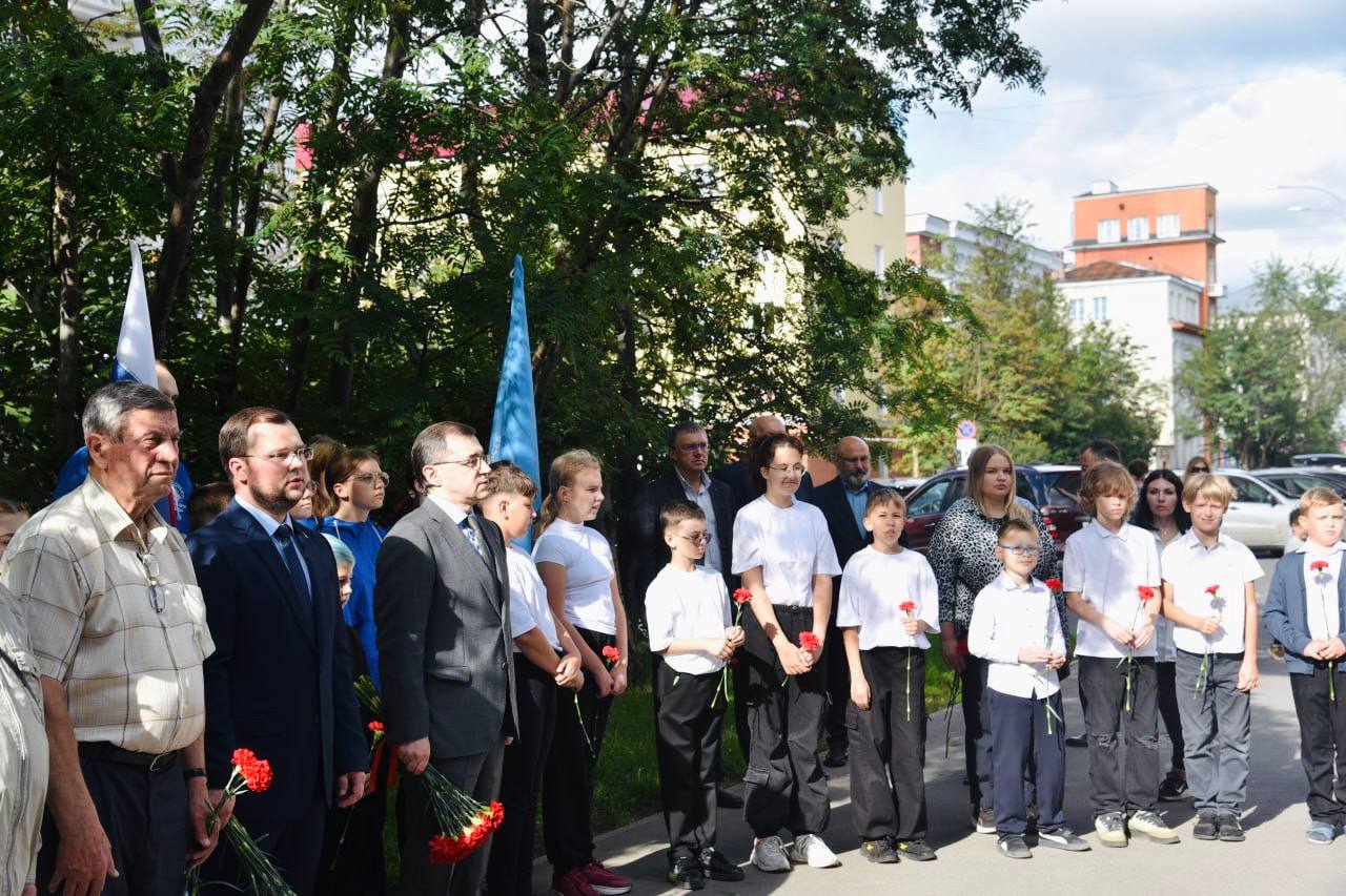 В Мурманске почтили память строителей, погибших в годы войны