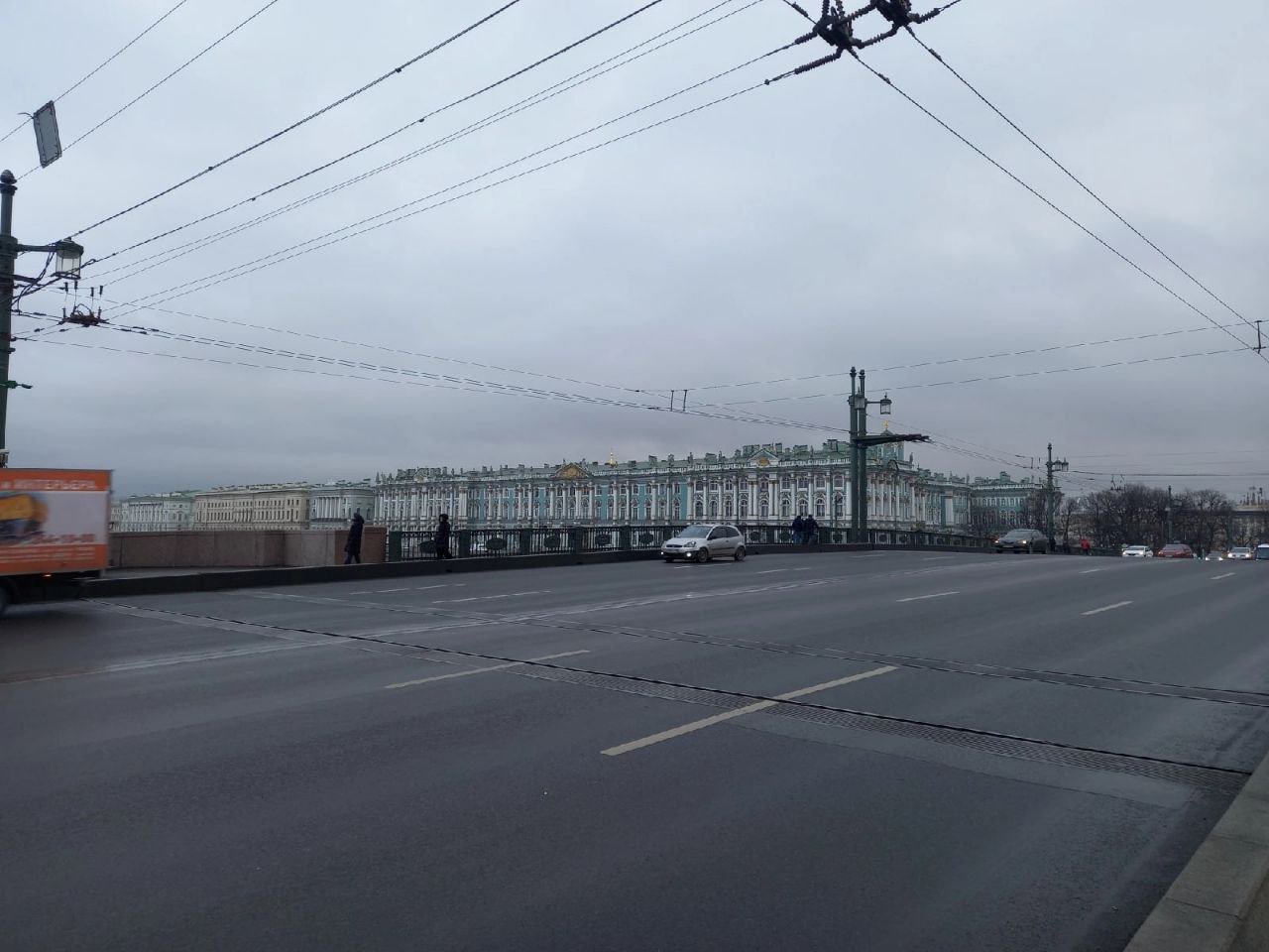 Санкт-Петербург: вторая столица России и один из красивейших городов мира — обязательно сходите в блинные и пирожковые, чтобы окунуться в прошлую эпоху