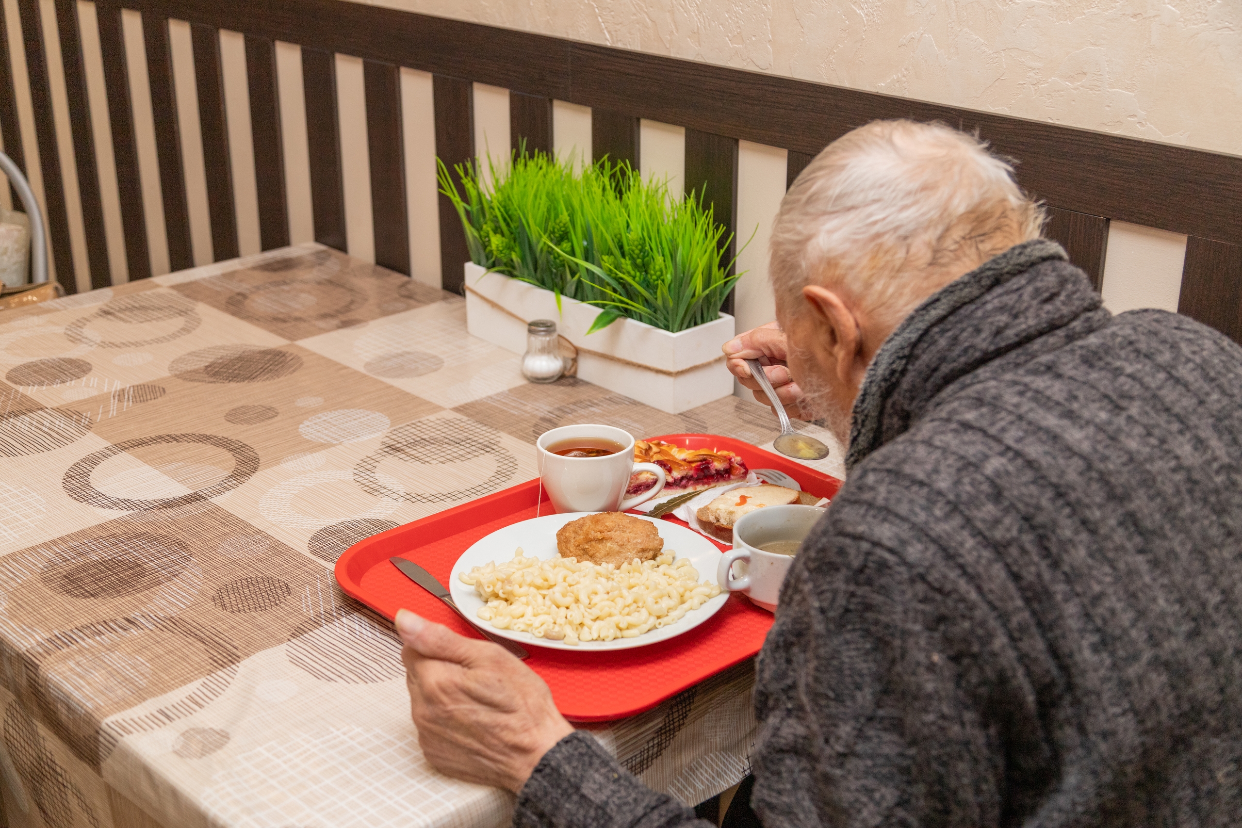 Одежда, продукты и телефоны: в Мурманске 12 сентября пройдет благотворительный сбор для бездомных