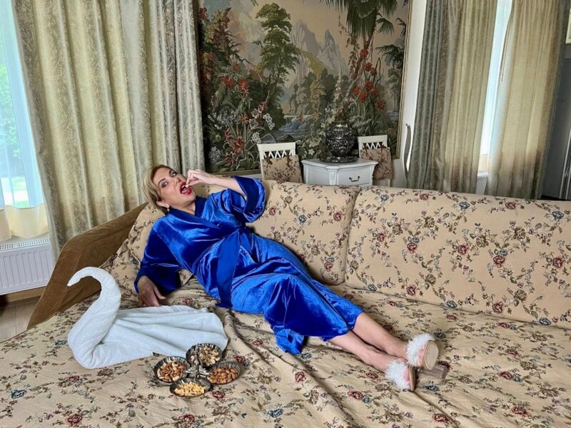Совсем не дворец: загородный дом Марины Федункив — подальше от столичной суеты