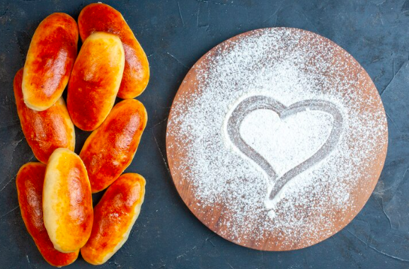 Просто и вкусно: воздушные пирожки — как приготовить идеальную выпечку без яиц и молока