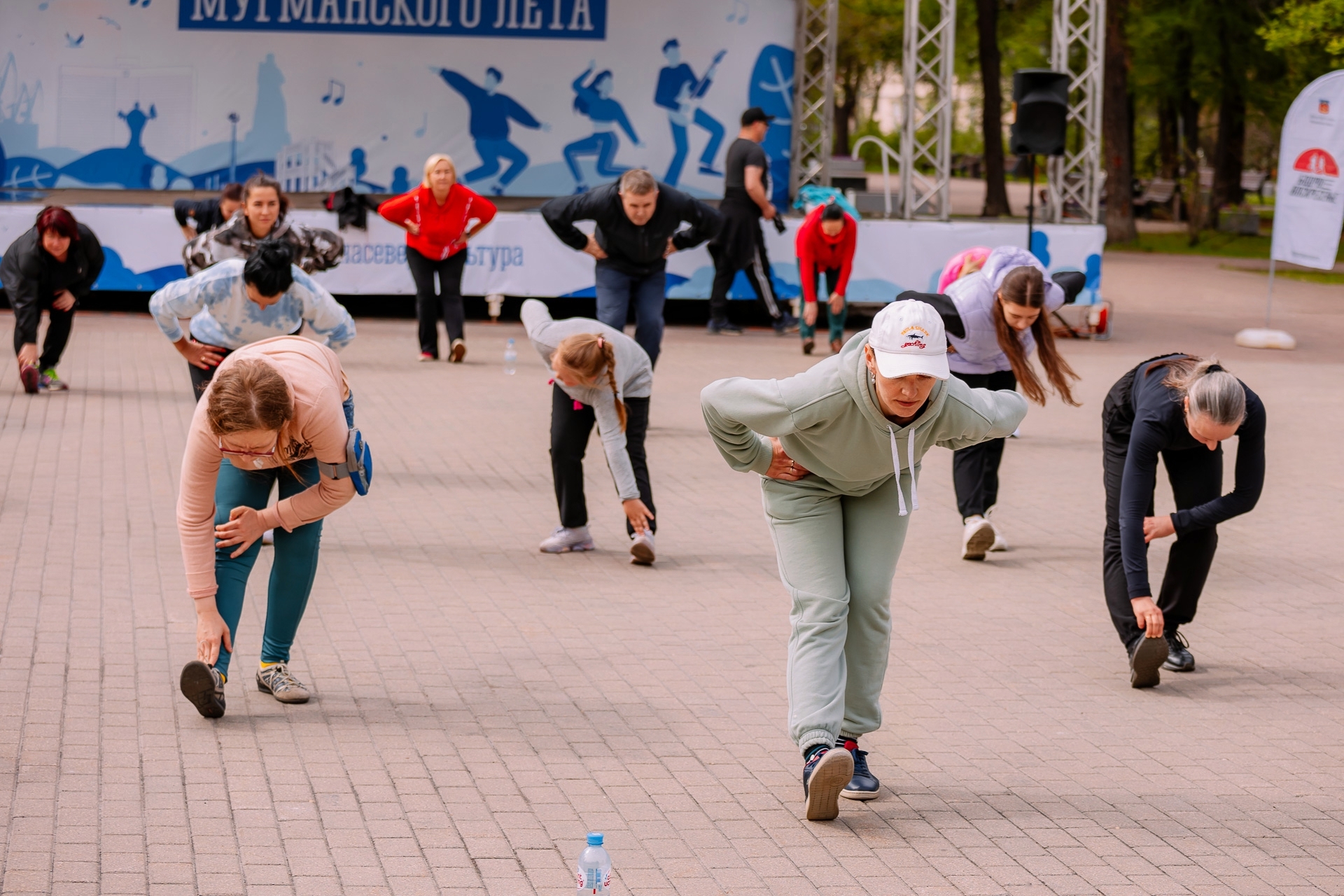 В Мурманске завершился сезон бесплатных уличных зарядок с тренером