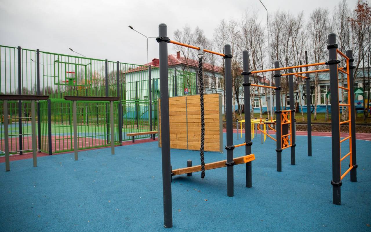 Обновляется инфраструктура и пространства для спорта и отдыха: мурманский район Росляково отмечает 129-летие